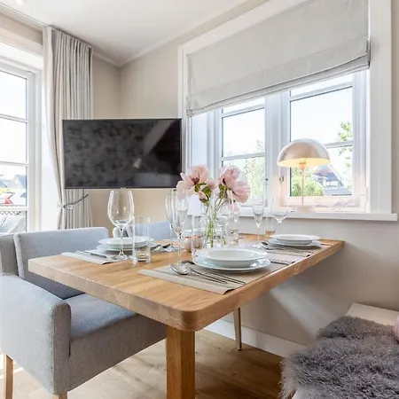 Godi Hues 30a Smucke Suester 펜션 베스터란트